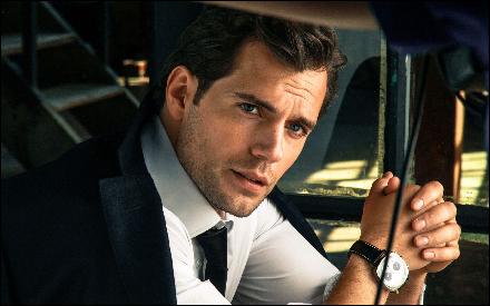 henry-cavil-scaled (2560x1600, 359 kБ...)