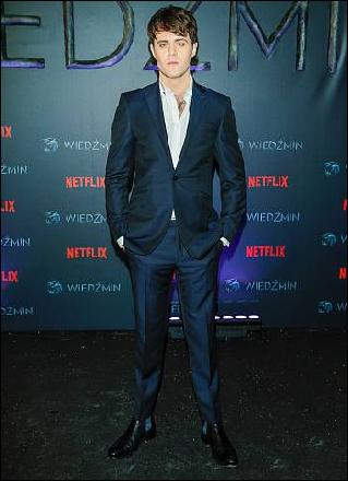 joey-batey-hot-in-suit-and-tie (350x483, 23 kБ...)